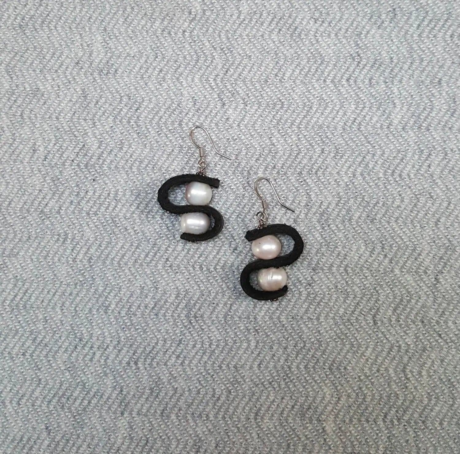 Black Leather Pearl Earrings S-Shape Freshwater | Engayla