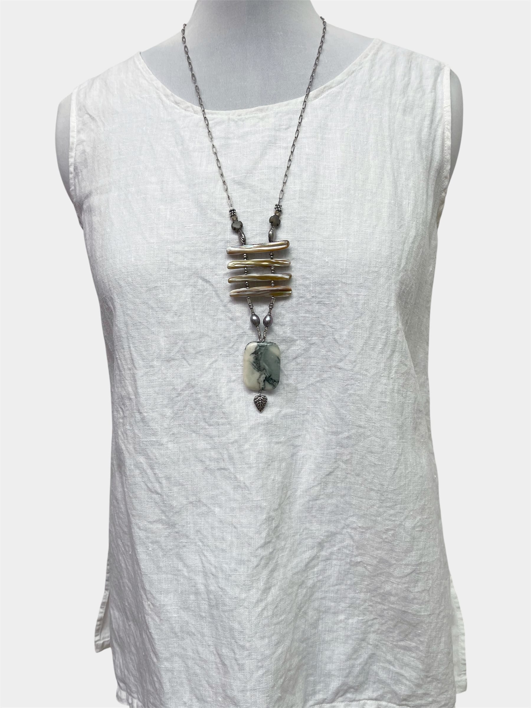 Bohemian necklace: silver chain, four horizontal shell bars, freshwater pearls, green marbled stone pendant, crystal